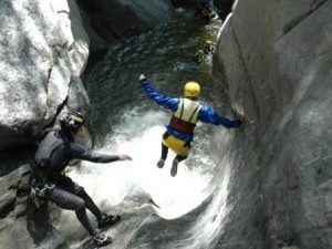 Canyoning in der Chli Schliere ~ Foto: Outventure