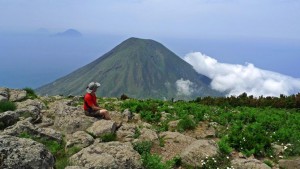 Vulkan-Wandern: zwischen Feuer und Wasser